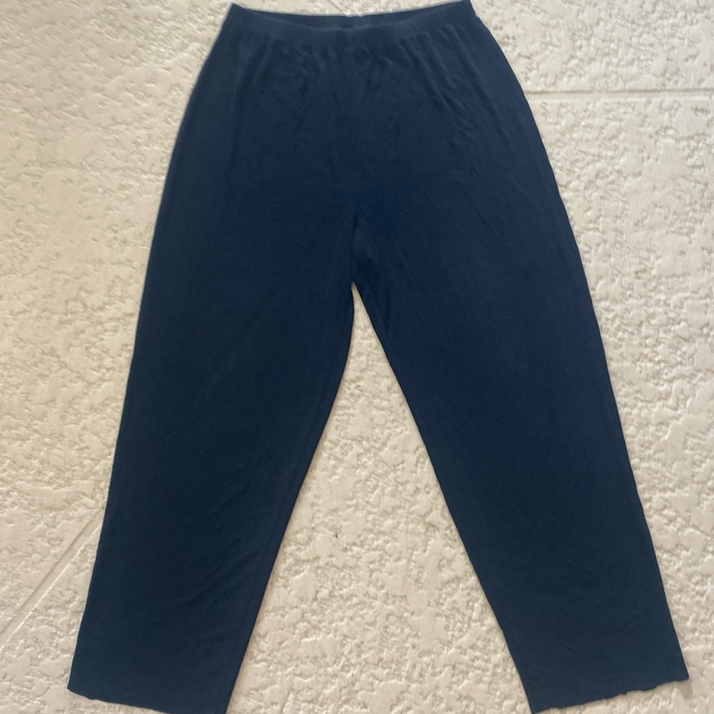 Chico’s Travelers Black Ragged Hem Pant Size 1 = 8 Short